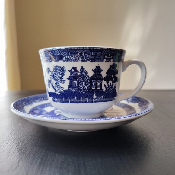 Johnson Bros | Blue Willow Cup & Saucer 🔵 - Picture 9 of 11